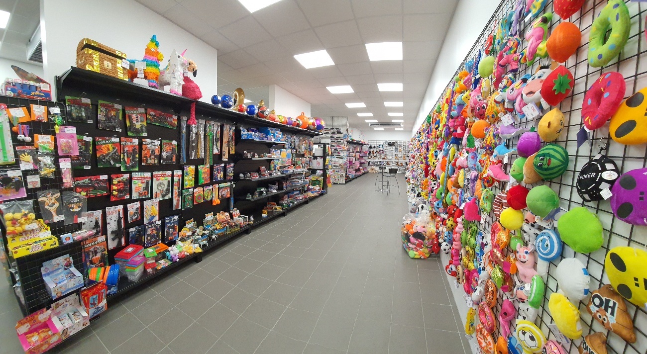 Showroom de Forest Distribution : jouets, gadgets, peluches et autres produits